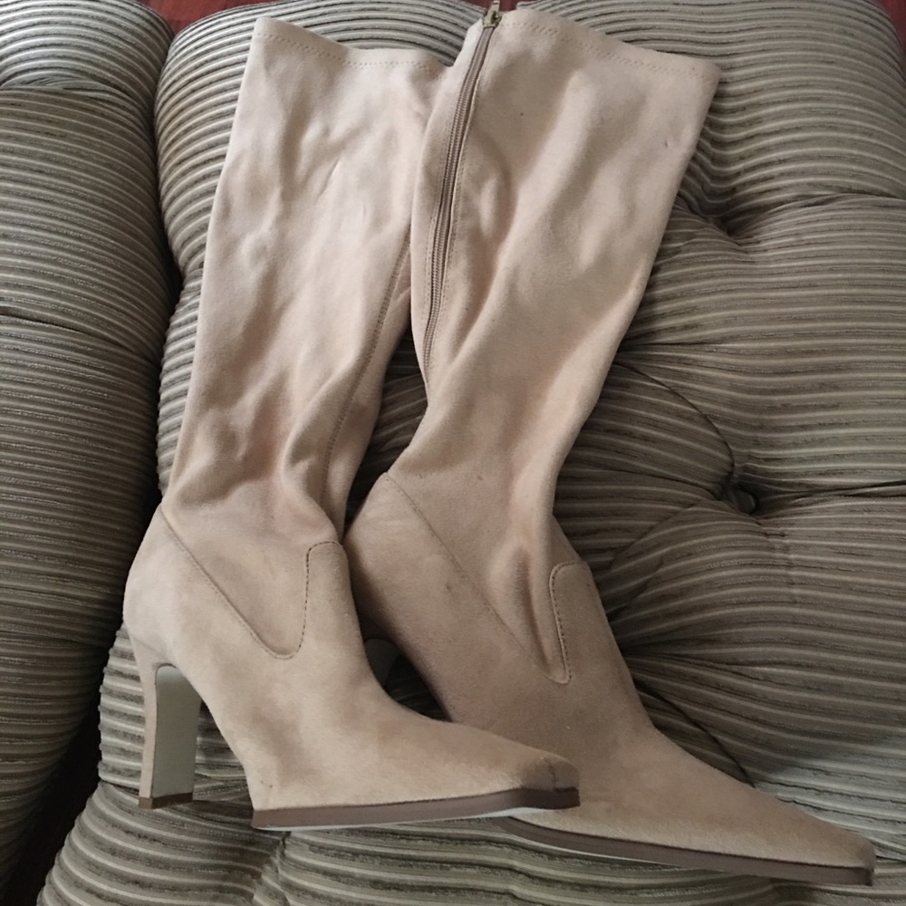 Sam & Libby camel suede nwt.